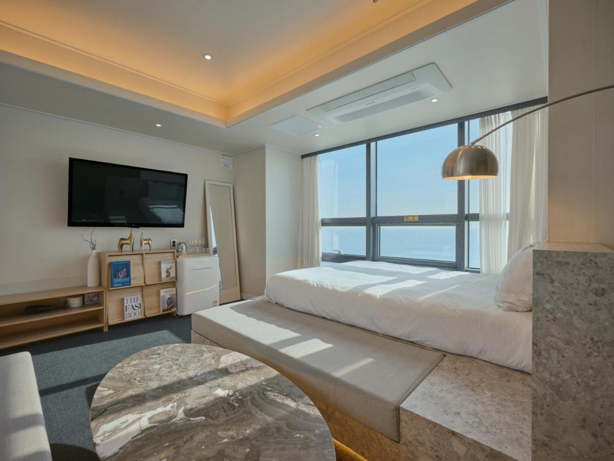 Uh Suite The Haeundae Busan Exterior foto