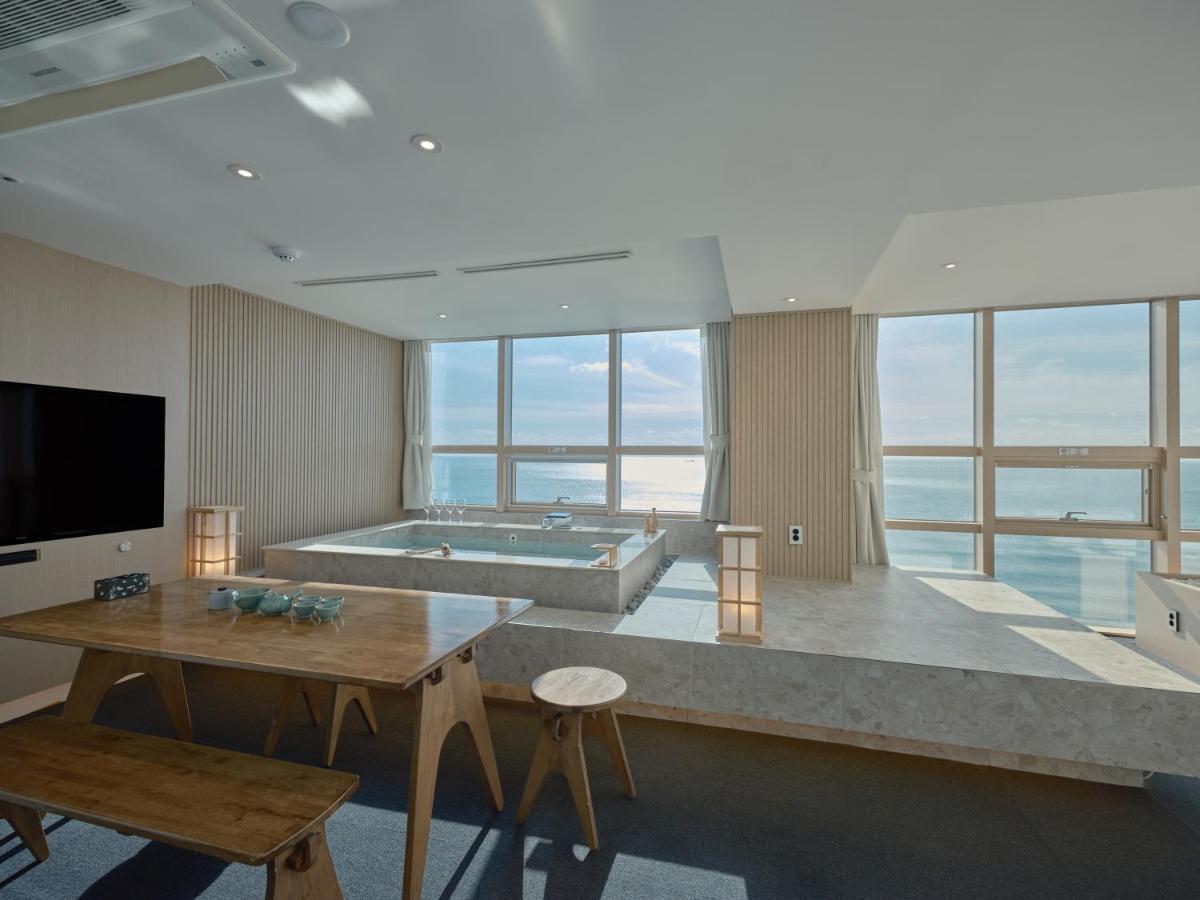Uh Suite The Haeundae Busan Exterior foto
