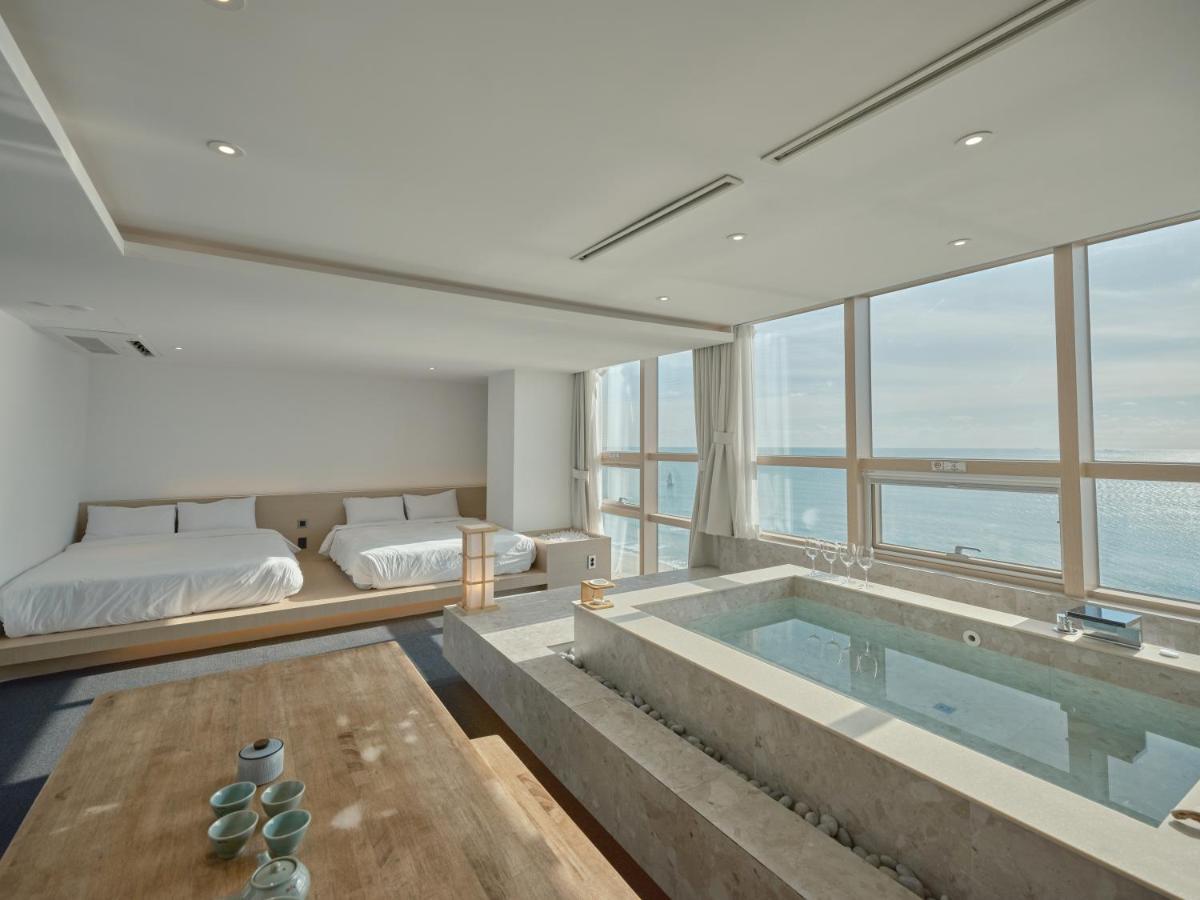 Uh Suite The Haeundae Busan Exterior foto