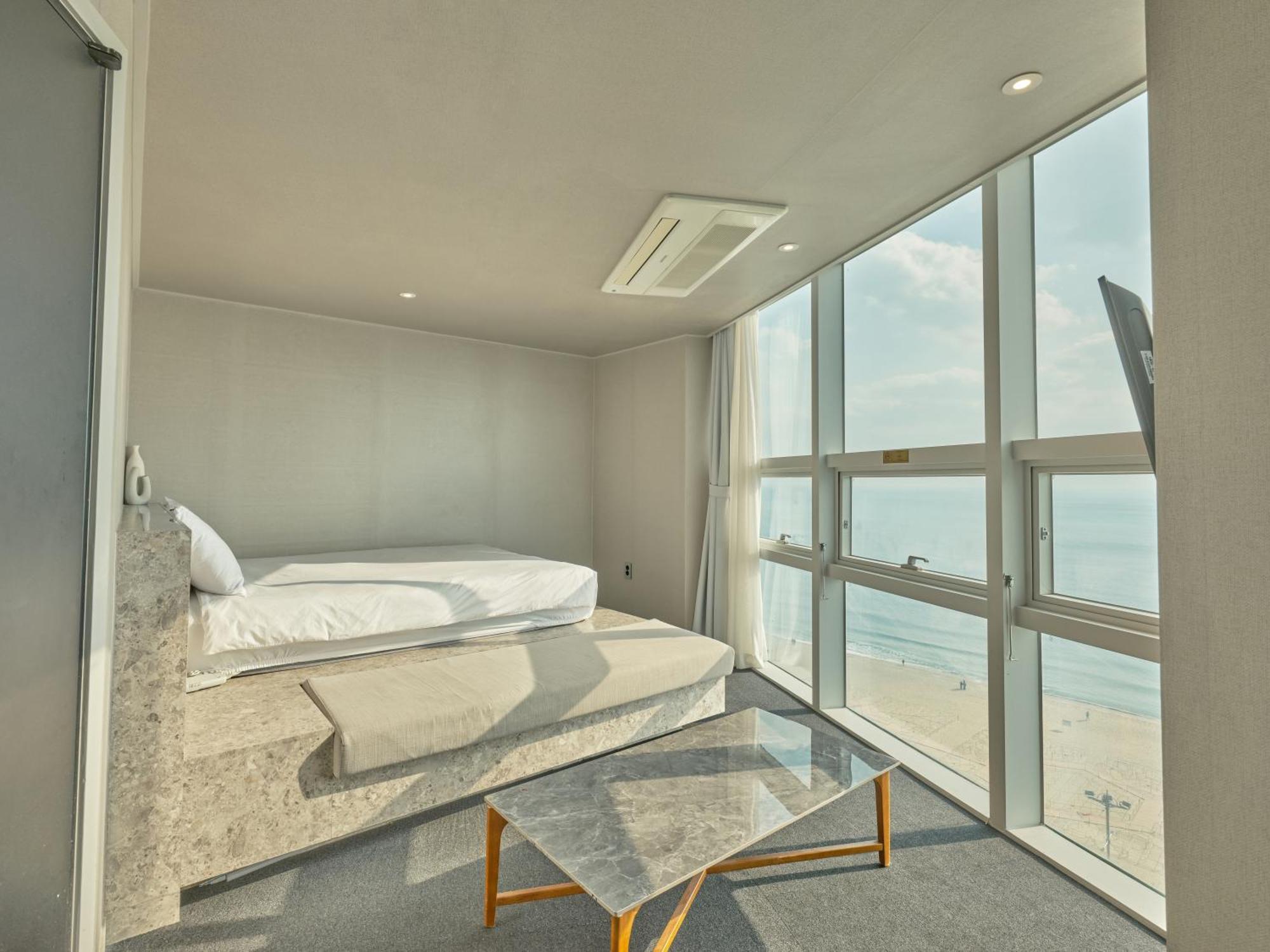 Uh Suite The Haeundae Busan Exterior foto