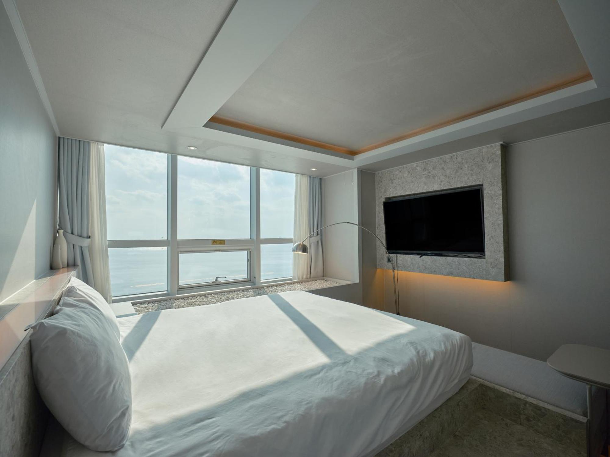 Uh Suite The Haeundae Busan Exterior foto